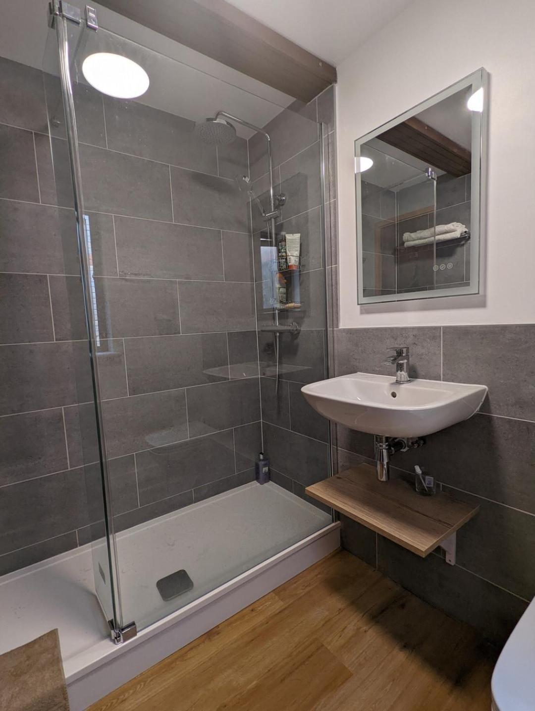 New Bright And Sunny Flat In Centre Apartament