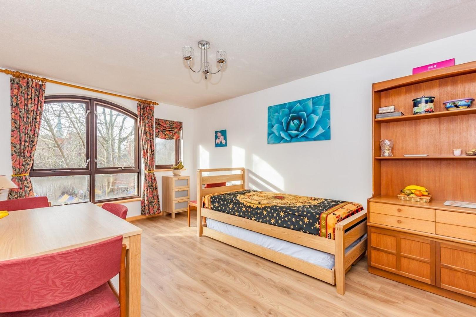 New Bright And Sunny Flat In Centre